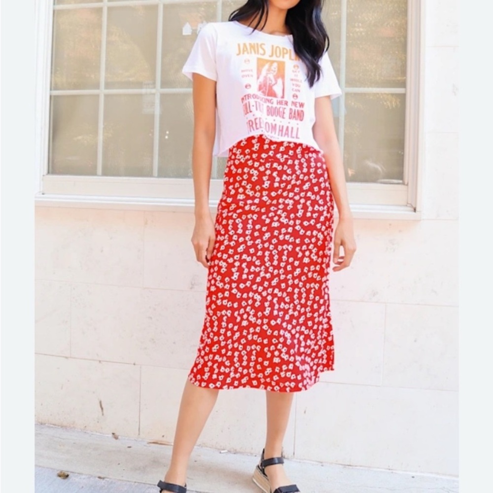 🔥🔥Billabong Vibrant Red Daisy Girlhood Floral Contemporary Spring Midi Skirt